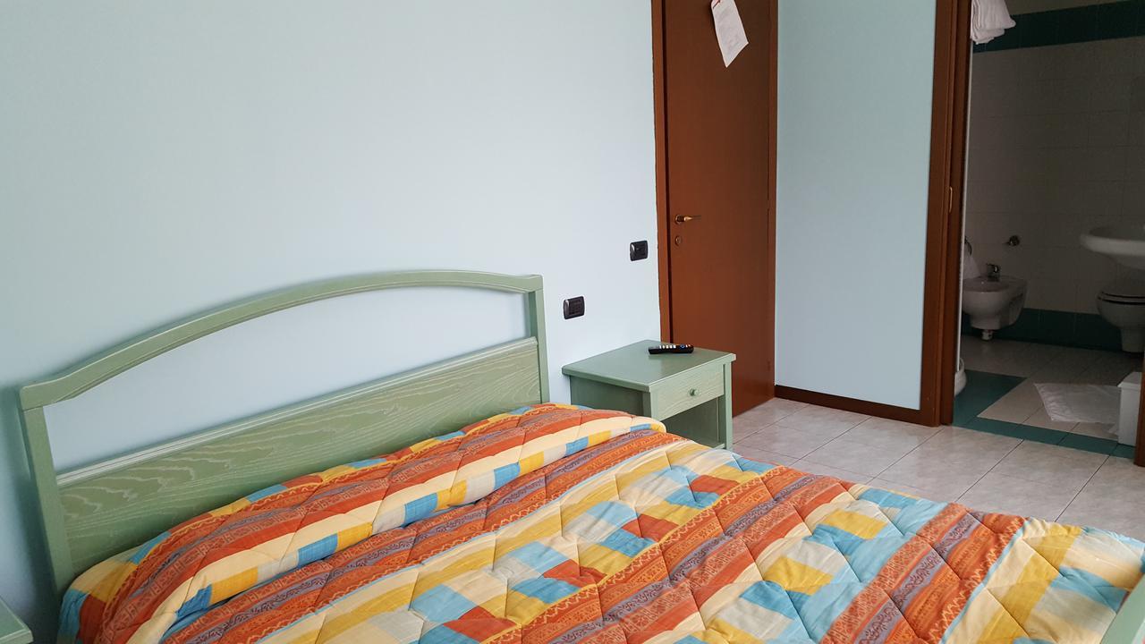 Hotel Dei Pini Medolago Luaran gambar
