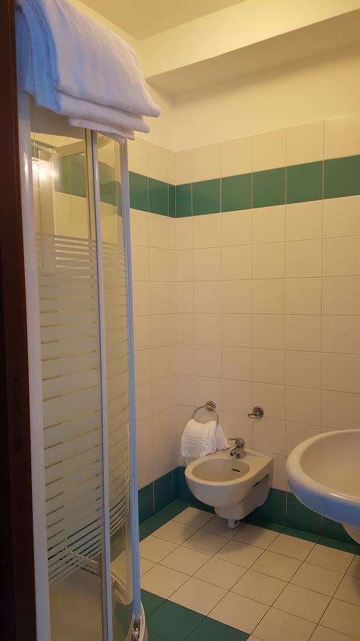 Hotel Dei Pini Medolago Luaran gambar