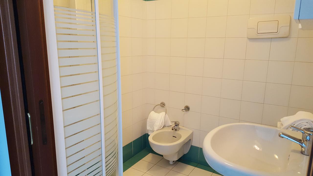 Hotel Dei Pini Medolago Luaran gambar